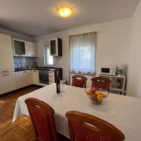 Burle Apartment With Free Private Parking Medulin Extérieur photo